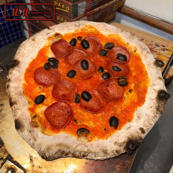 Mamma Mia Larkhall pizzas